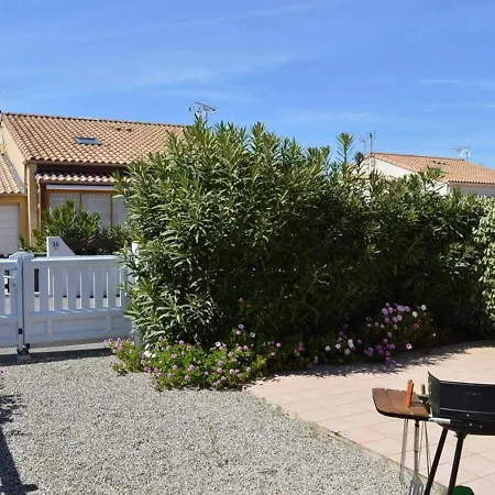 Holiday home Pavillon Climatise 6 Couchages, Terrasse, Garage, A 750m De La - St Pierre La - Fr-1-229d-379